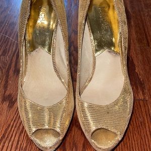 Michael Kors open toe gold shiny heels size 8